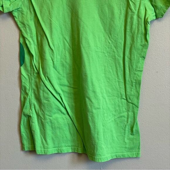 Lucky Tee Shirt M Four leaf clover green short sleeve t-shirt casual festive - Picture 7 of 7